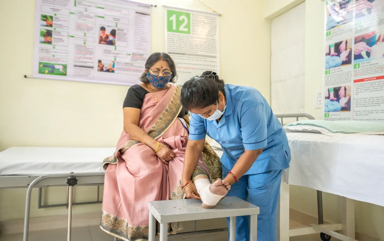 Future living senior citizen homes offering tailored nutrition plans, physiotherapy, and mental health counselling for seniors.